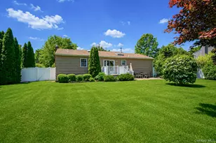 100 Donna Dr, Calverton, NY 11933 - Photo 7