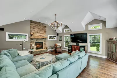 530 Woodcliff Drive, Mattituck, NY 11952 - Photo 11