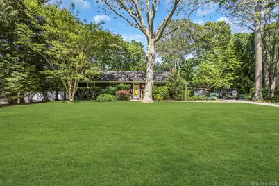 530 Woodcliff Drive, Mattituck, NY 11952 - Photo 3