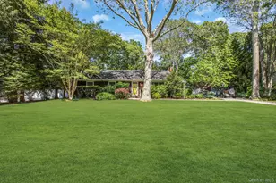 530 Woodcliff Dr, Mattituck, NY 11952 - Photo 3