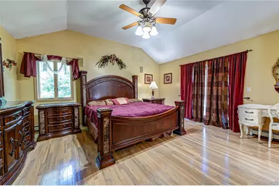 11 Annemarie Drive, Saint James, NY 11780 - Photo 23