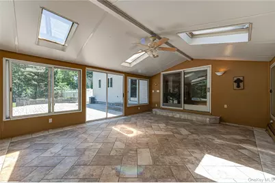 11 Annemarie Drive, Saint James, NY 11780 - Photo 19