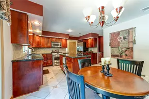 11 Annemarie Dr, Saint James, NY 11780 - Photo 13