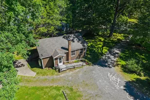35 Pidgeon Hill Rd, Huntington Station, NY 11746 - Photo 17