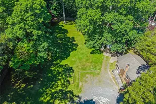 35 Pidgeon Hill Rd, Huntington Station, NY 11746 - Photo 15