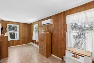 35 Pidgeon Hill Rd, Huntington Station, NY 11746 - Photo 9