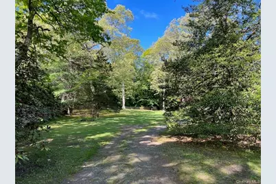 35 Pidgeon Hill Road, Huntington Station, NY 11746 - Photo 13
