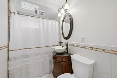 16 Harrow Lane, Levittown, NY 11756 - Photo 9