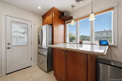 16 Harrow Lane, Levittown, NY 11756 - Photo 5