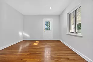 190 Sussex Dr, Manhasset, NY 11030 - Photo 15