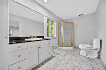 190 Sussex Drive, Manhasset, NY 11030 - Photo 19