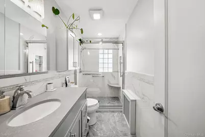 32 Broadway, New Hyde Park, NY 11040 - Photo 9