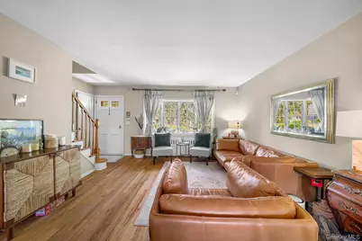 32 Broadway, New Hyde Park, NY 11040 - Photo 3