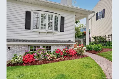 17 Gedney Way, White Plains, NY 10605 - Photo 3