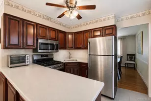 26 Valley St, Ronkonkoma, NY 11779 - Photo 3