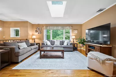 27 Silleck Boulevard, Putnam Valley, NY 10579 - Photo 3