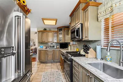 36 Lumur Drive, Sayville, NY 11782 - Photo 25