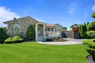 36 Lumur Dr, Sayville, NY 11782 - Photo 3