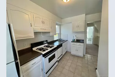 175 Woodruff Avenue #2nd Floor, Scarsdale, NY 10583 - Photo 9