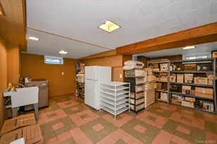 236-11 Seward Ave, Bellerose, NY 11427 - Photo 15