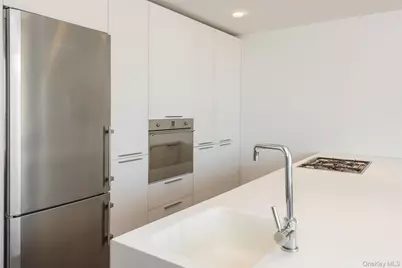 519 Borden Avenue #7B, Long Island City, NY 11101 - Photo 5