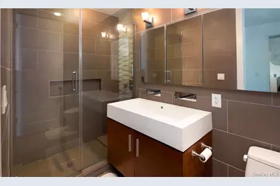 519 Borden Avenue #7B, Long Island City, NY 11101 - Photo 11