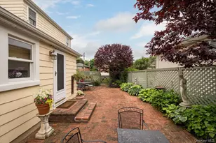 63 Cedar Rd, Westbury, NY 11590 - Photo 25