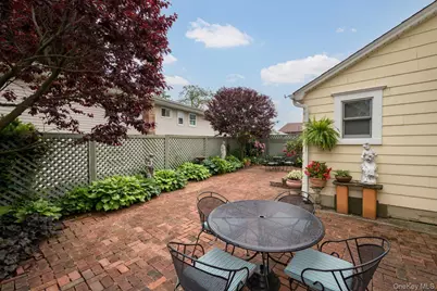 63 Cedar Road, Westbury, NY 11590 - Photo 23