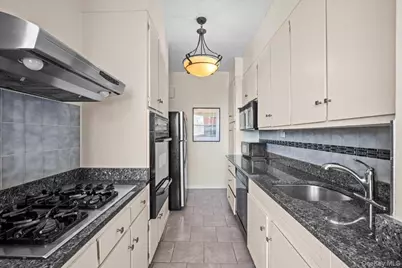 555 Kappock Street #2T, Bronx, NY 10463 - Photo 5