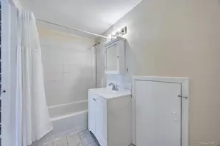 25 Laurel Pl, Bethpage, NY 11714 - Photo 29