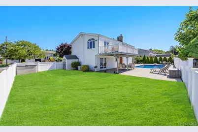25 Laurel Place, Bethpage, NY 11714 - Photo 39