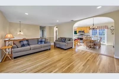 25 Laurel Place, Bethpage, NY 11714 - Photo 11
