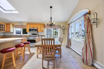 25 Laurel Place, Bethpage, NY 11714 - Photo 9