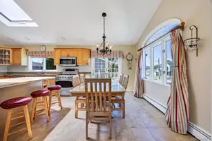 25 Laurel Pl, Bethpage, NY 11714 - Photo 9