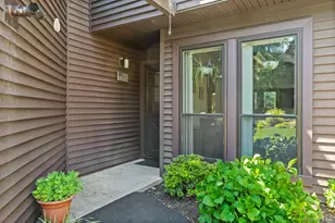 122 Woods Brooke Cir, Ossining, NY 10562 - Photo 3