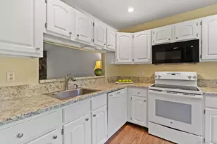 122 Woods Brooke Cir, Ossining, NY 10562 - Photo 5