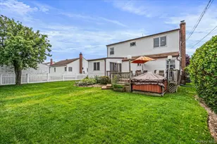 226 Margaret Dr, East Meadow, NY 11554 - Photo 23