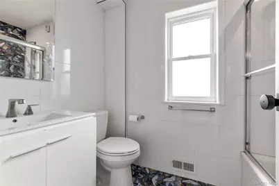 1666 Seagirt Boulevard, Far Rockaway, NY 11691 - Photo 11
