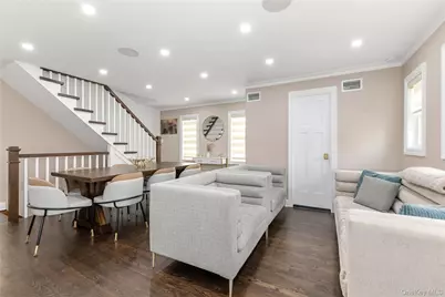 1666 Seagirt Boulevard, Far Rockaway, NY 11691 - Photo 3