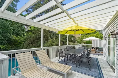 6 Cedar Avenue, Locust Valley, NY 11560 - Photo 25