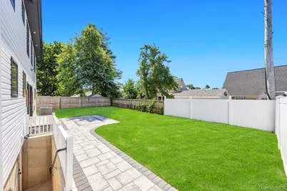 8 Table Lane, Hicksville, NY 11801 - Photo 37