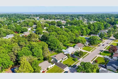 957 Gardiner Drive, Bay Shore, NY 11706 - Photo 15