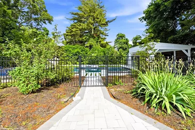 957 Gardiner Drive, Bay Shore, NY 11706 - Photo 9