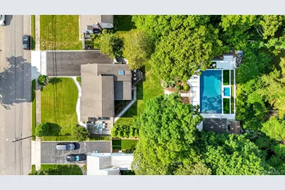 957 Gardiner Drive, Bay Shore, NY 11706 - Photo 13