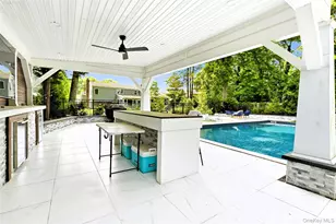 957 Gardiner Dr, Bay Shore, NY 11706 - Photo 5
