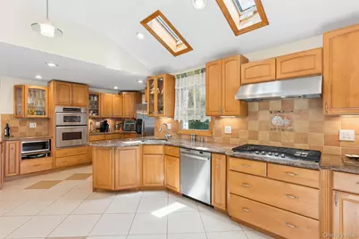 307 Hughes Street, Bellmore, NY 11710 - Photo 3