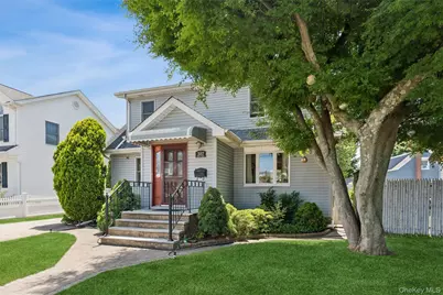 307 Hughes Street, Bellmore, NY 11710 - Photo 27