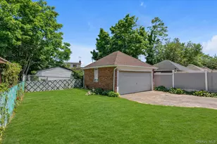 15 Hampton Rd, Lynbrook, NY 11563 - Photo 21
