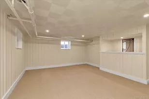 15 Hampton Rd, Lynbrook, NY 11563 - Photo 17