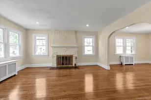 15 Hampton Rd, Lynbrook, NY 11563 - Photo 3